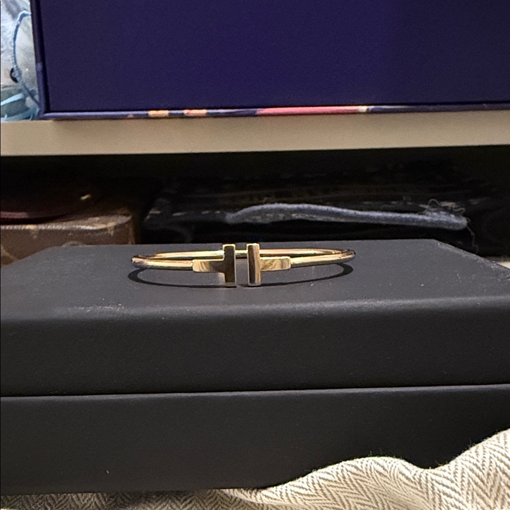 Tiffany & Co T wire bracelet rose gold SM